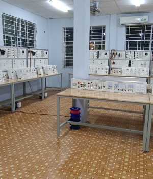 Dự án lắp đặt - chuyển giao Phòng thí nghiệm Trang bị điện  - PLC - Điện tử trường Cao đẳng Bán công Công nghệ và Quản trị doanh nghiệp